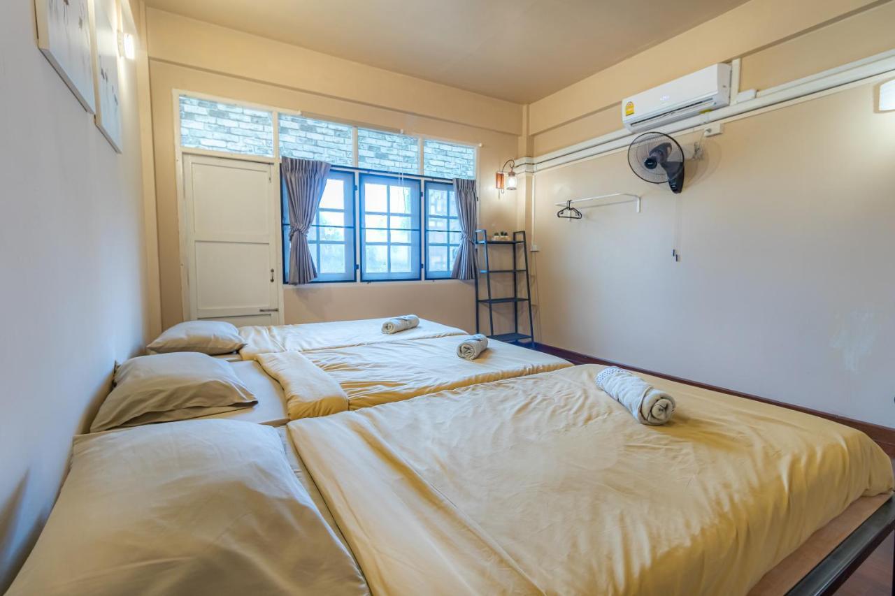 Snoozzze Hostel ใกล้รถไฟฟ้า ย่านบางรัก (Adults Only) Bangkok Exterior foto