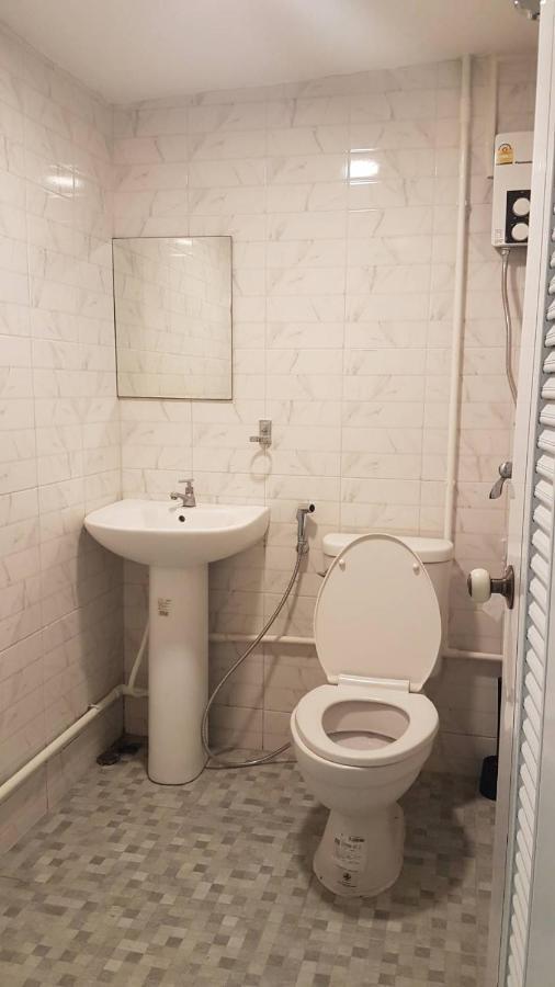Snoozzze Hostel ใกล้รถไฟฟ้า ย่านบางรัก (Adults Only) Bangkok Exterior foto